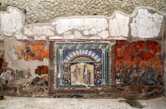 Großartiges Wandmosaik im Archäologiepark Herculaneum