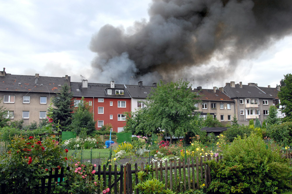 Großbrand einer Lagerhalle in Bochum-Riemke (NRW) # 2