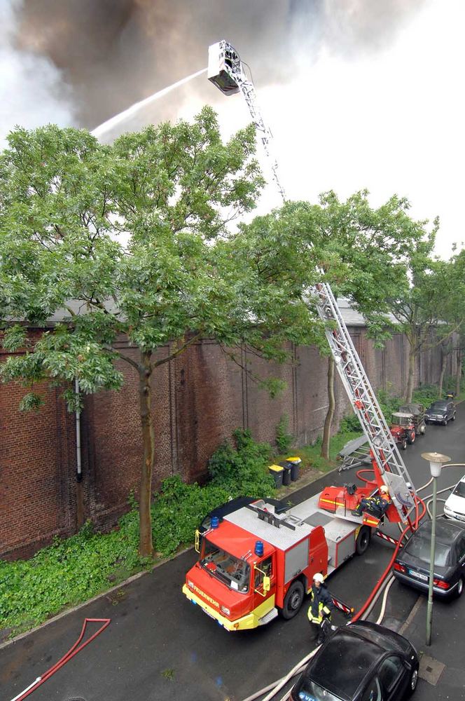 Großbrand einer Lagerhalle in Bochum-Riemke (NRW) # 3