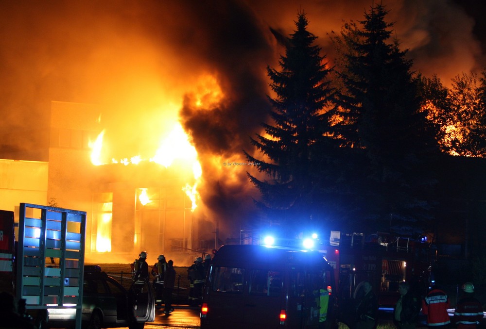 Großbrand IKS-Steegers Wilnsdorf 9.7.07 V