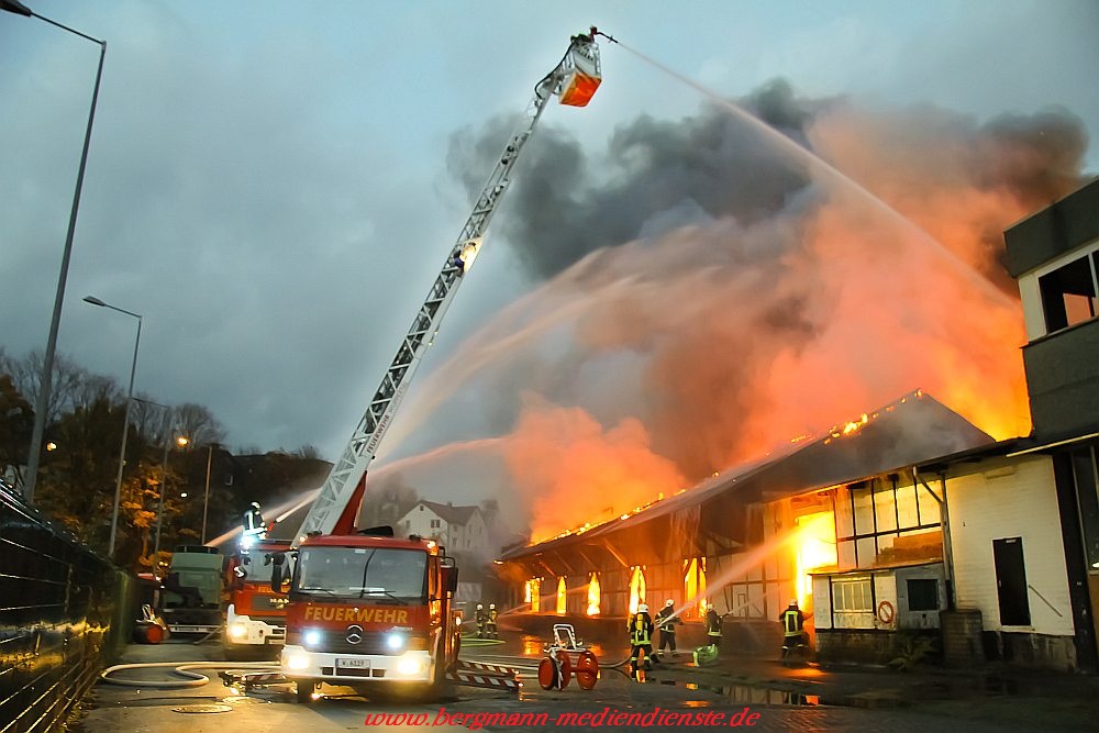 Großbrand in Wuppertal in der Münzstraße am 06.11.2012