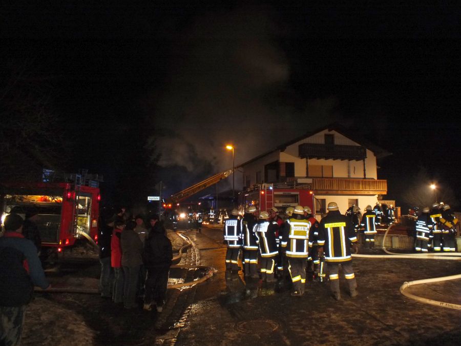 Großbrand vernichtete Schreinerei (2)