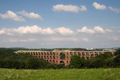 GROßE BRÜCKE - kleiner zug