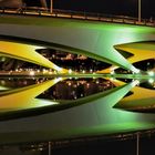 Große Brücke über den kleinen Teich