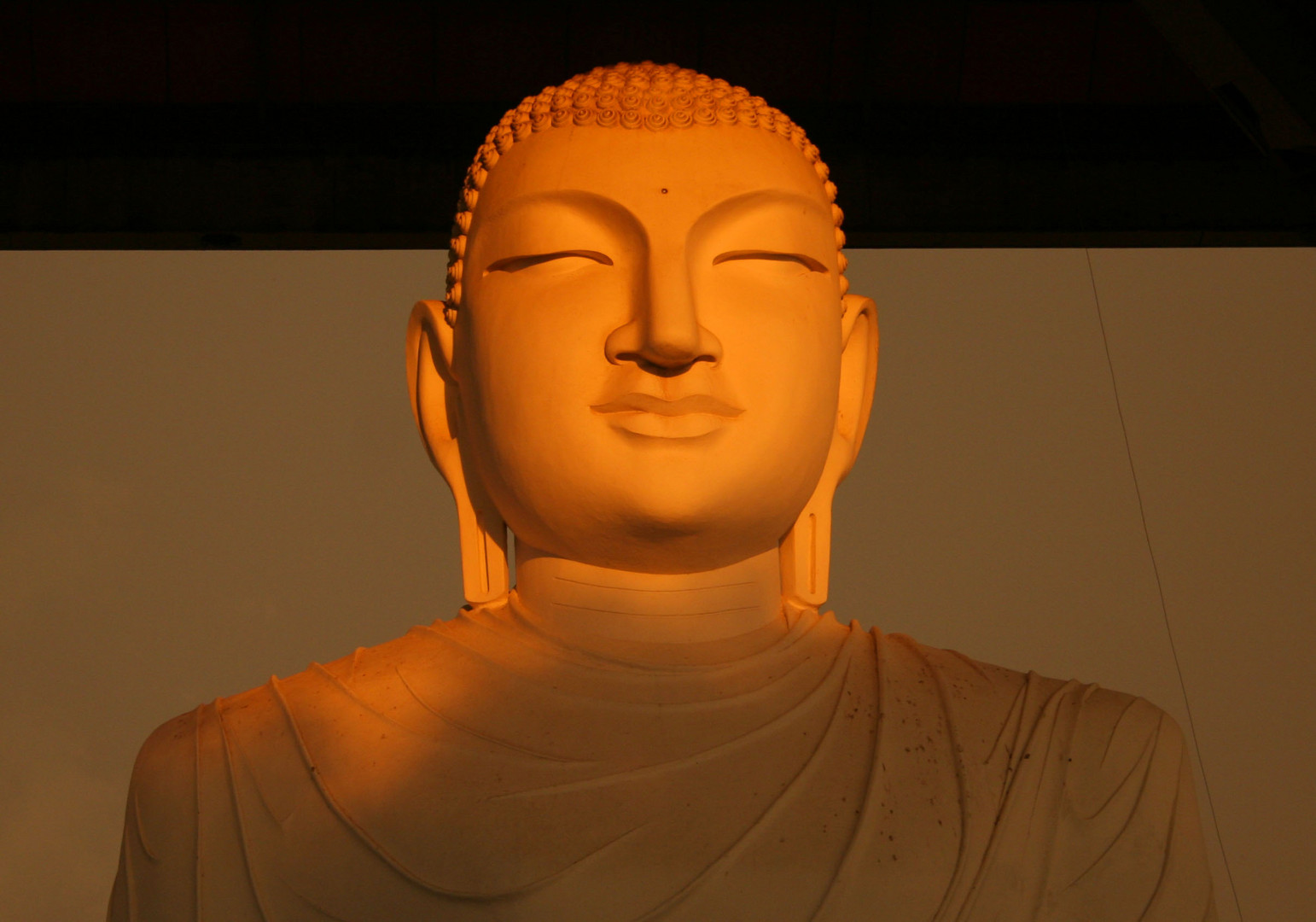 Große Buddha-Statue in Anuradhapura