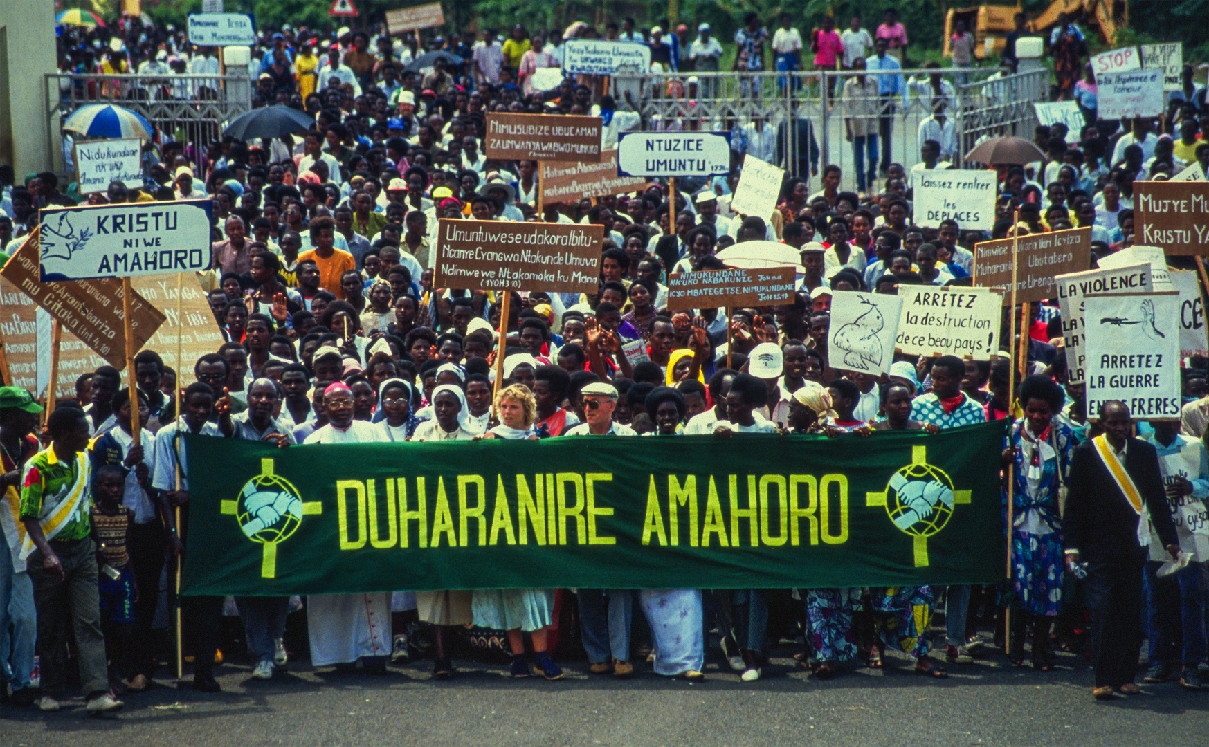 Große Demo für den Frieden in Ruanda