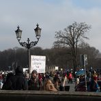 grosse Demo im Berliner Tiergarten