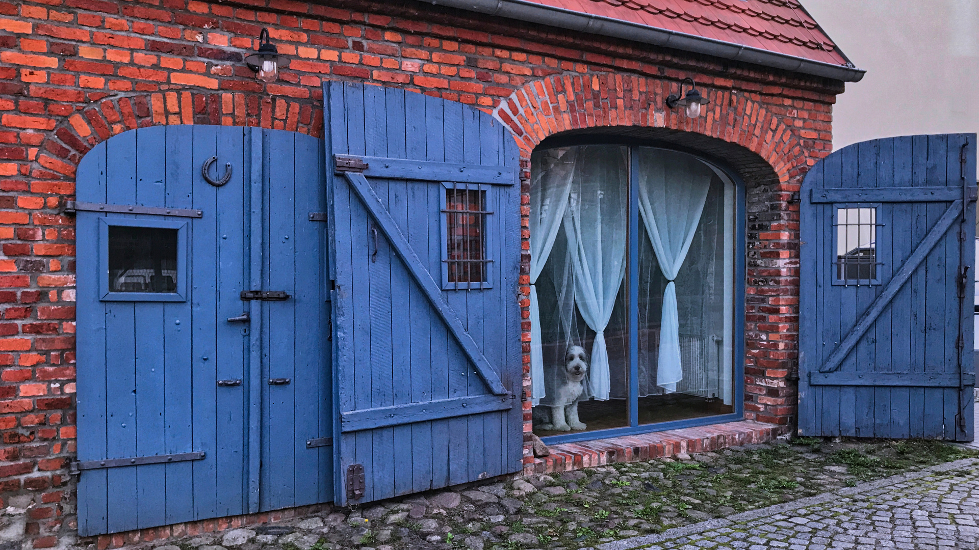 Große Fensterläden