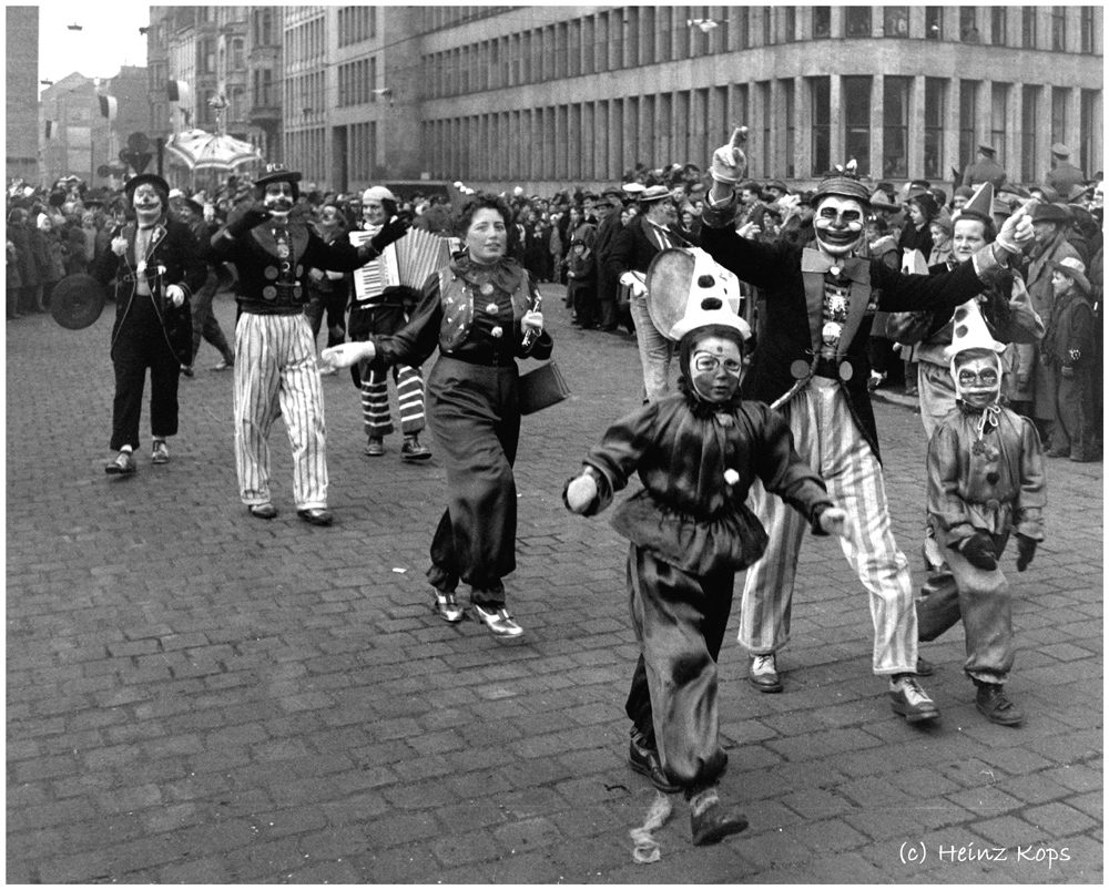 Große und kleine Clowns