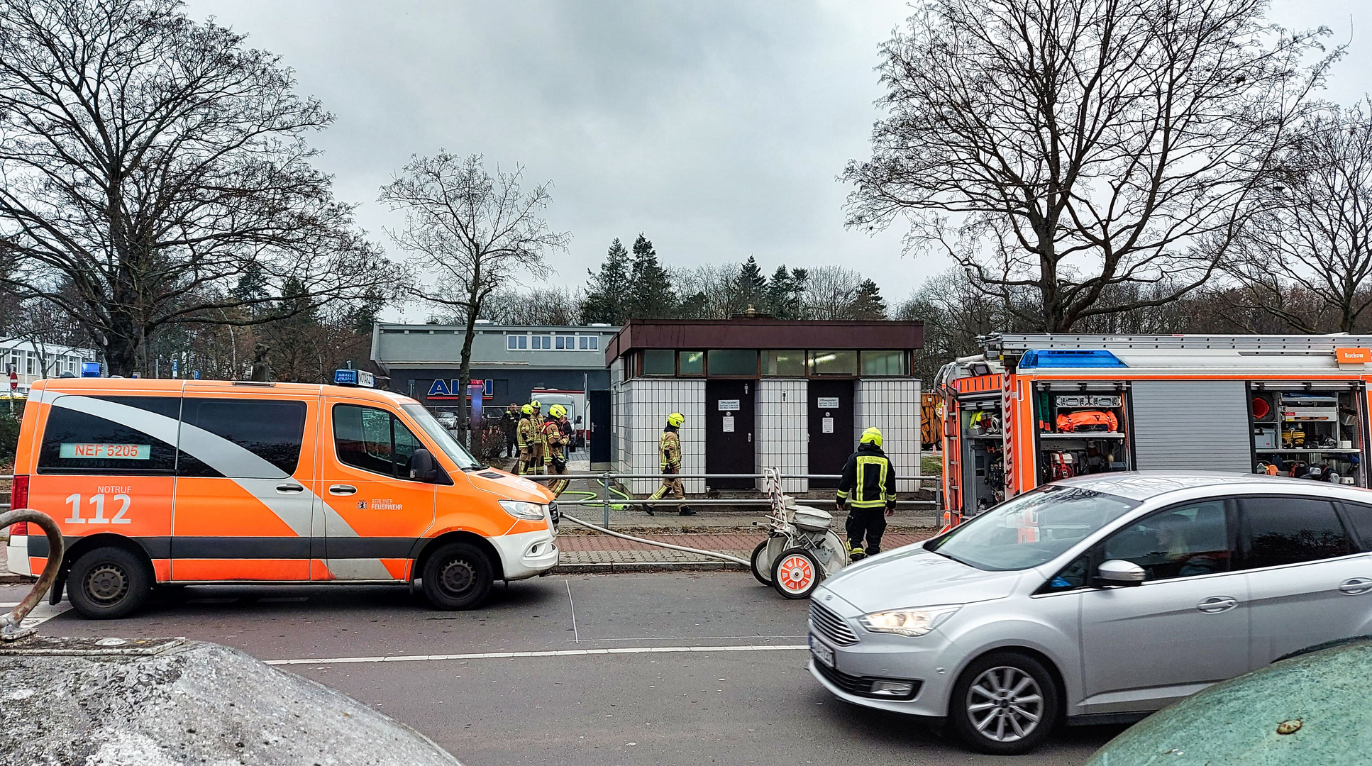 Großeinsatz am Klohäuschen