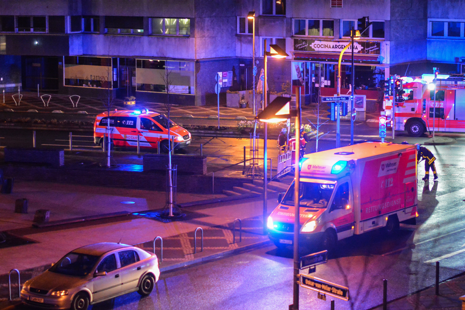 Großeinsatz nach einem Verkehrsunfall im Ostend von Frankfurt