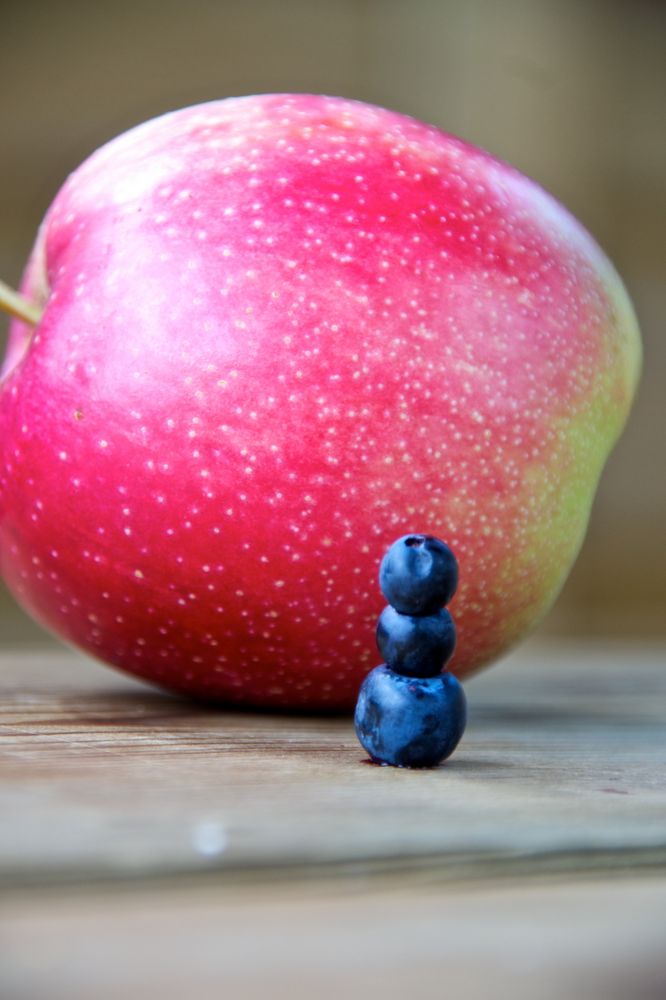 großer Apfel & kleine Beeren