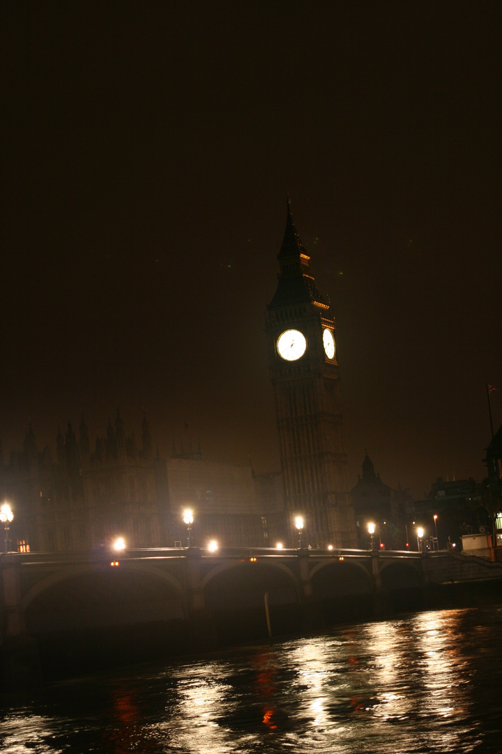 Großer Bär über Big Ben