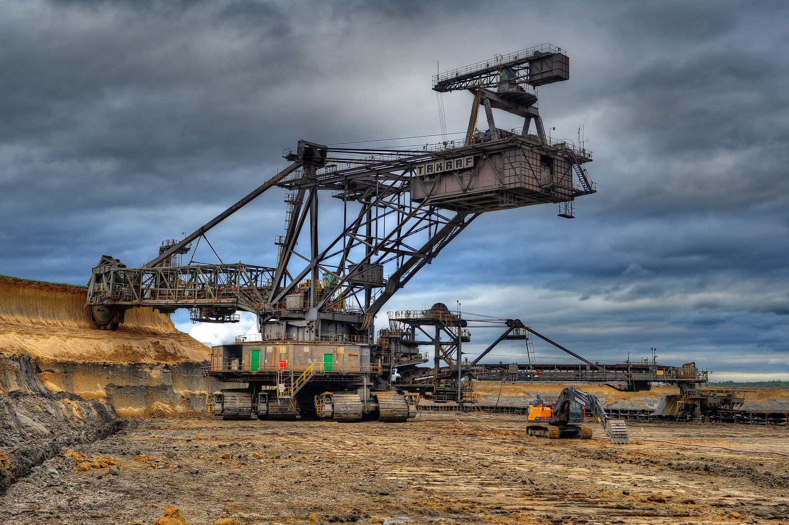 großer Bagger - kleiner Bagger