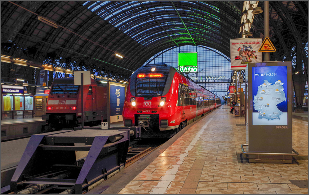 Großer bunter Bahnhof