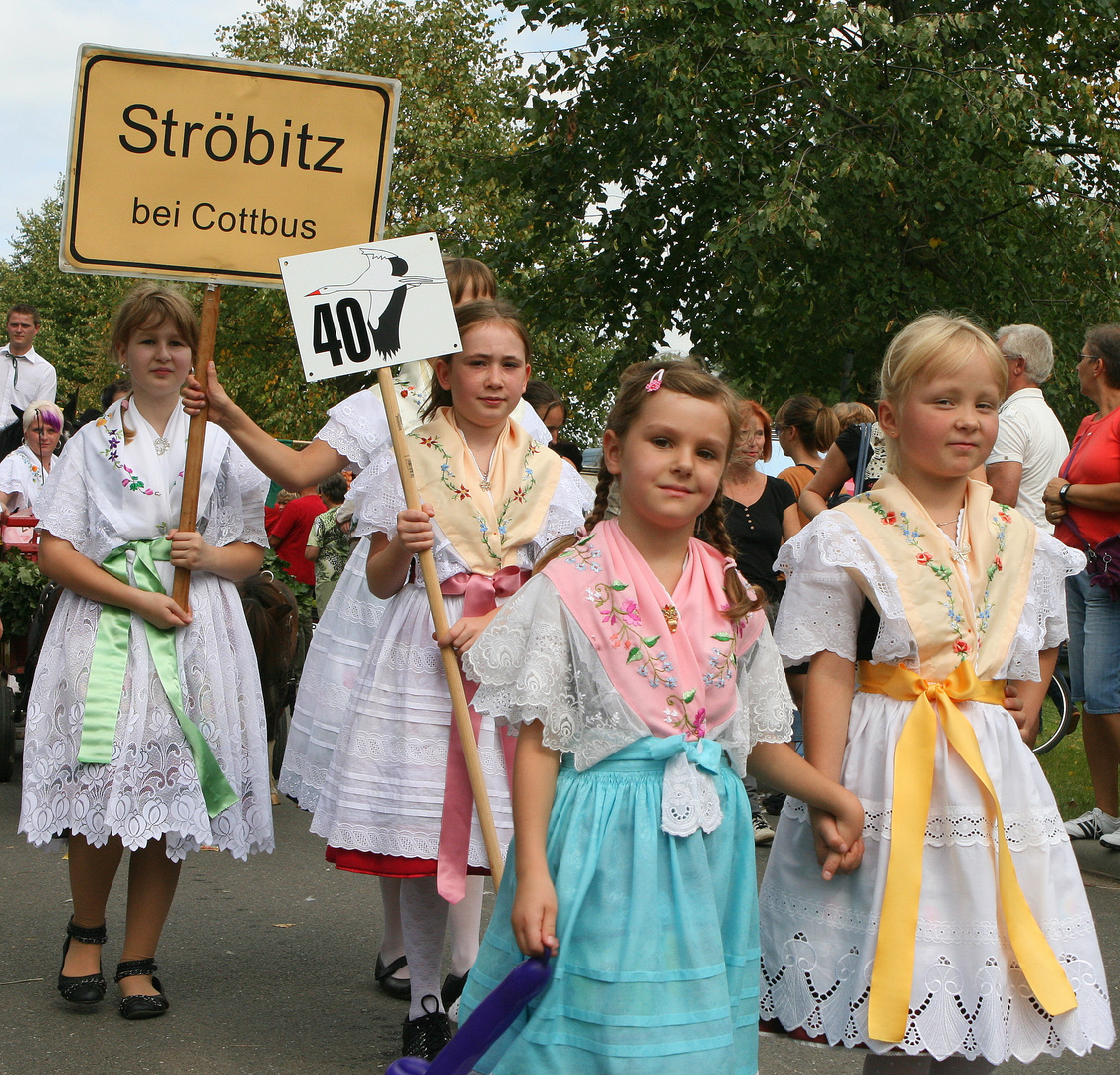 Großer Festumzug ,, Erntefest Dissen Spreewald ,, .....