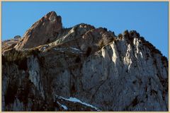 Grosser Mythen mit Hütte, aber fast ohne Schnee...