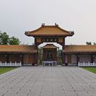 großer Platz und großer Buddha 