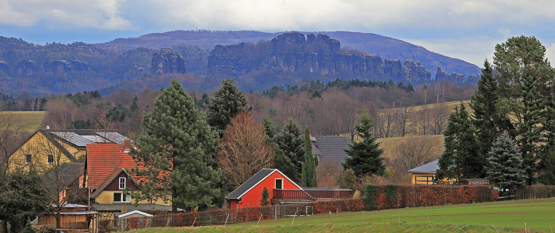 Großer Winterberg, Falkenstein und Schrammsteine im Hintergrund...