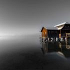 Großes Bootshaus im Winter, Stegen