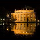 "Großes Haus" at night