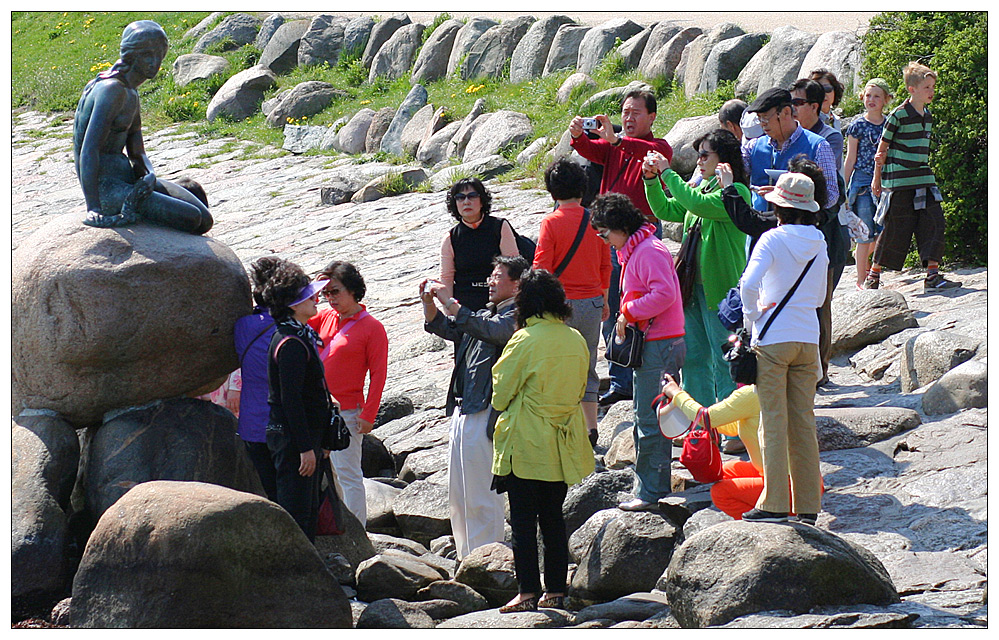 Grosses Interesse an kleiner Meerjungfrau