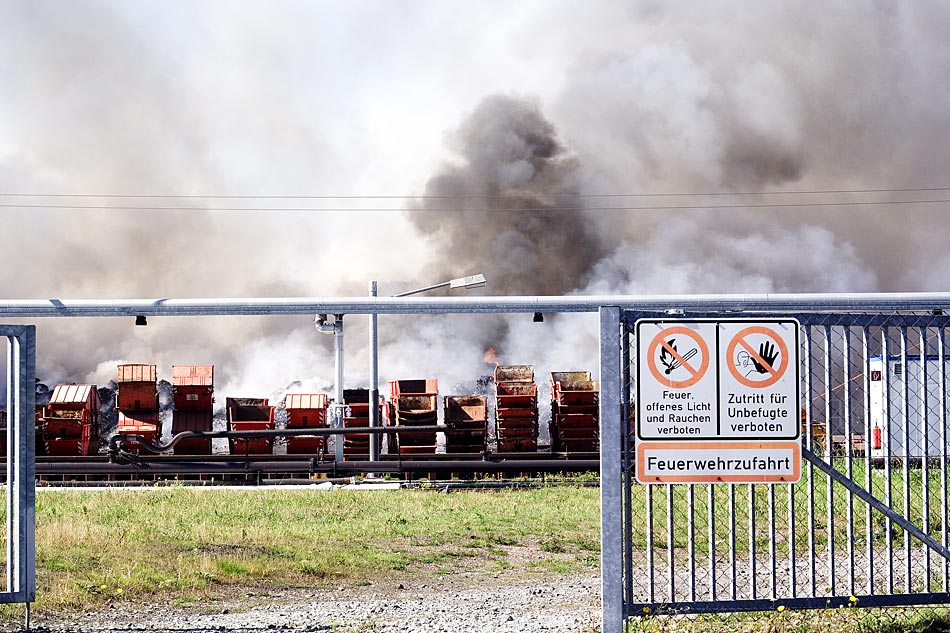 Großfeuer in einer Recyclinganlage