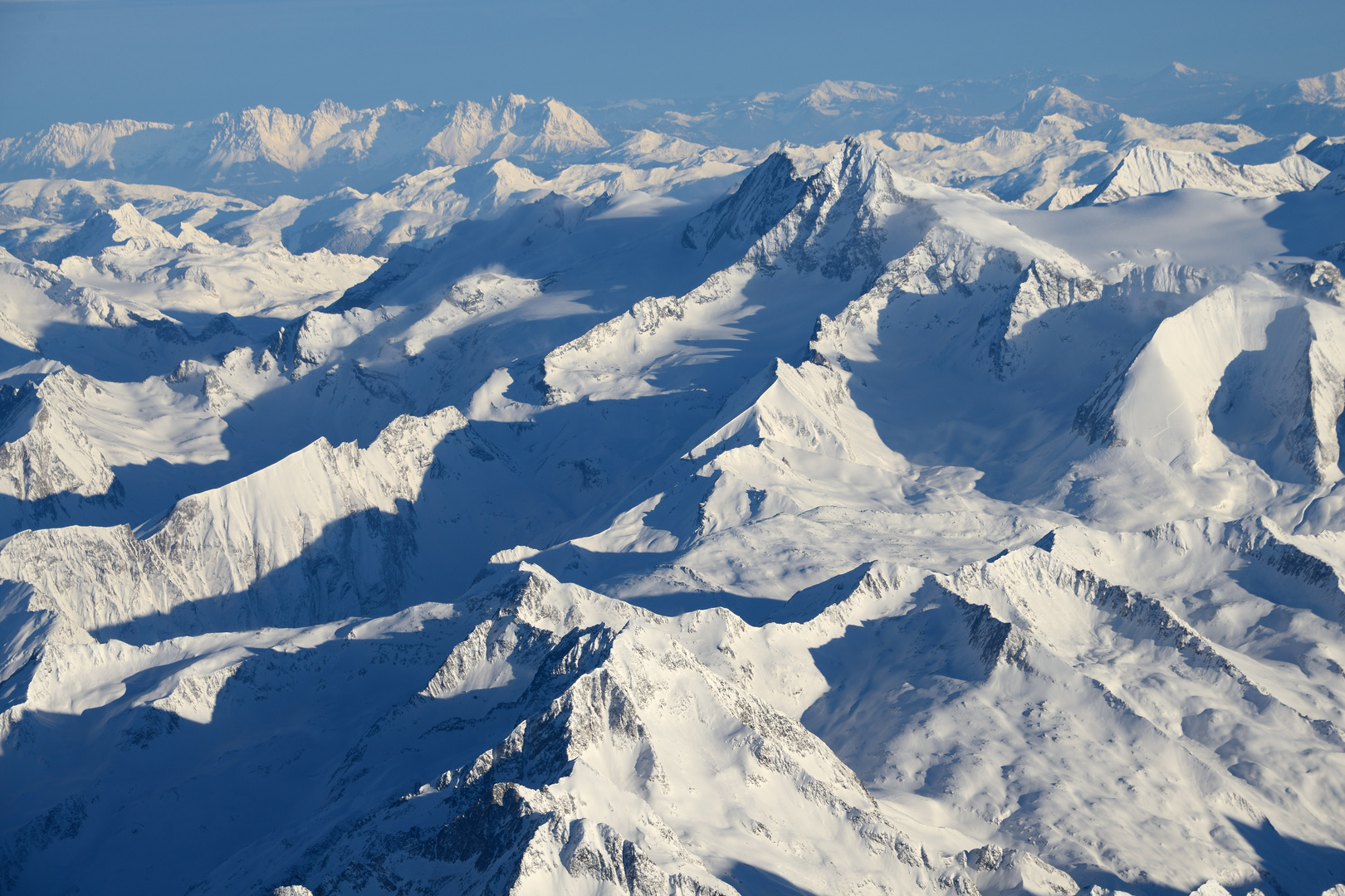 Großglockner aus dem Heißluftballon - Alpenüberquerung im Winter