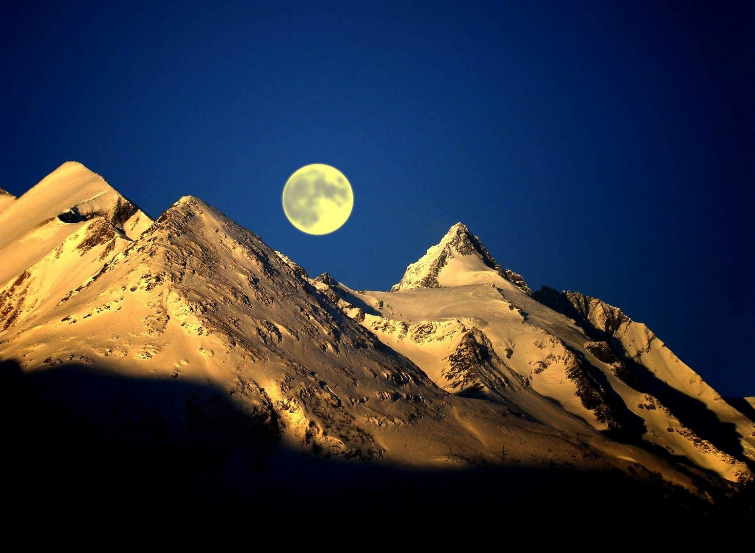 Großglockner mit Vollmond