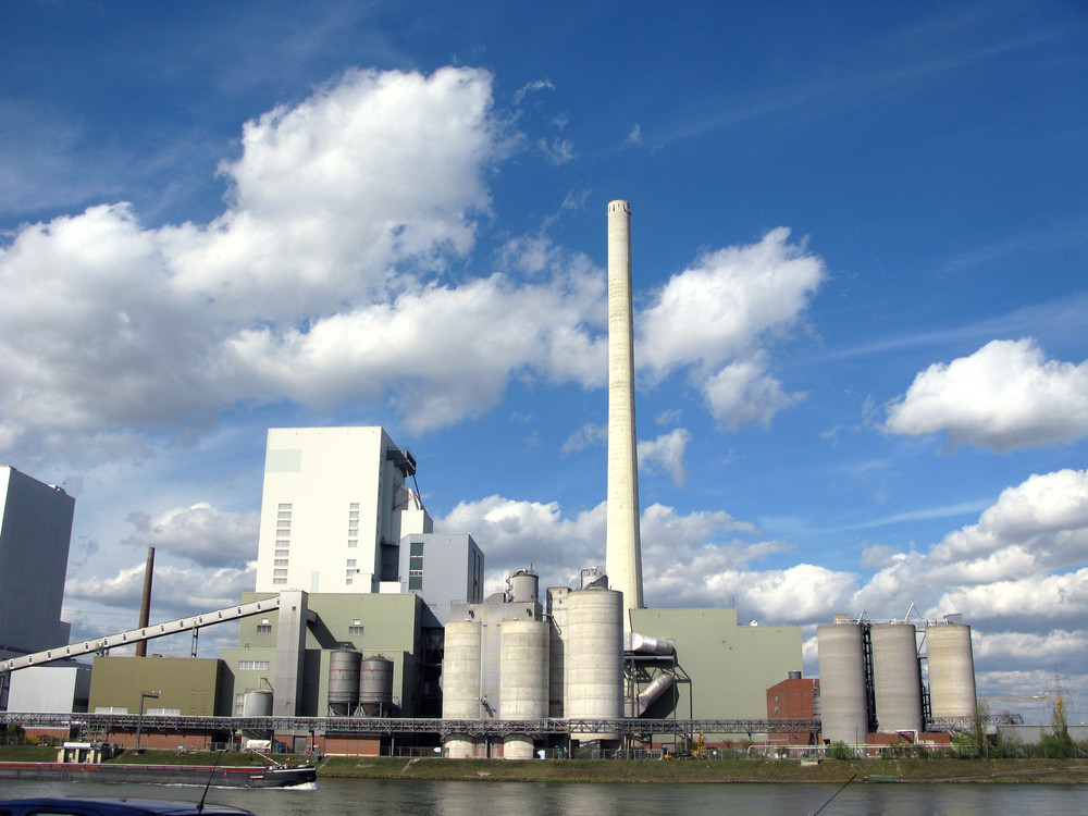 grosskraftwerk mannheim von altrip aus gesehen