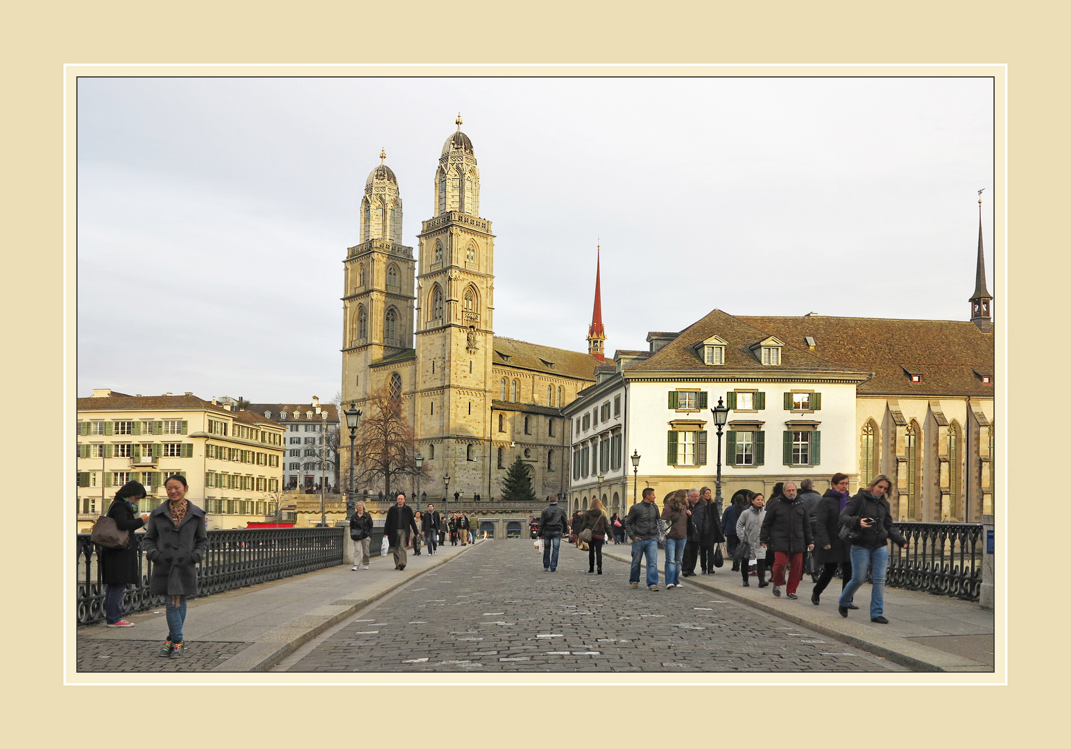 Grossmünster im Abendlicht