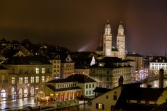 Grossmünster im späten Abend