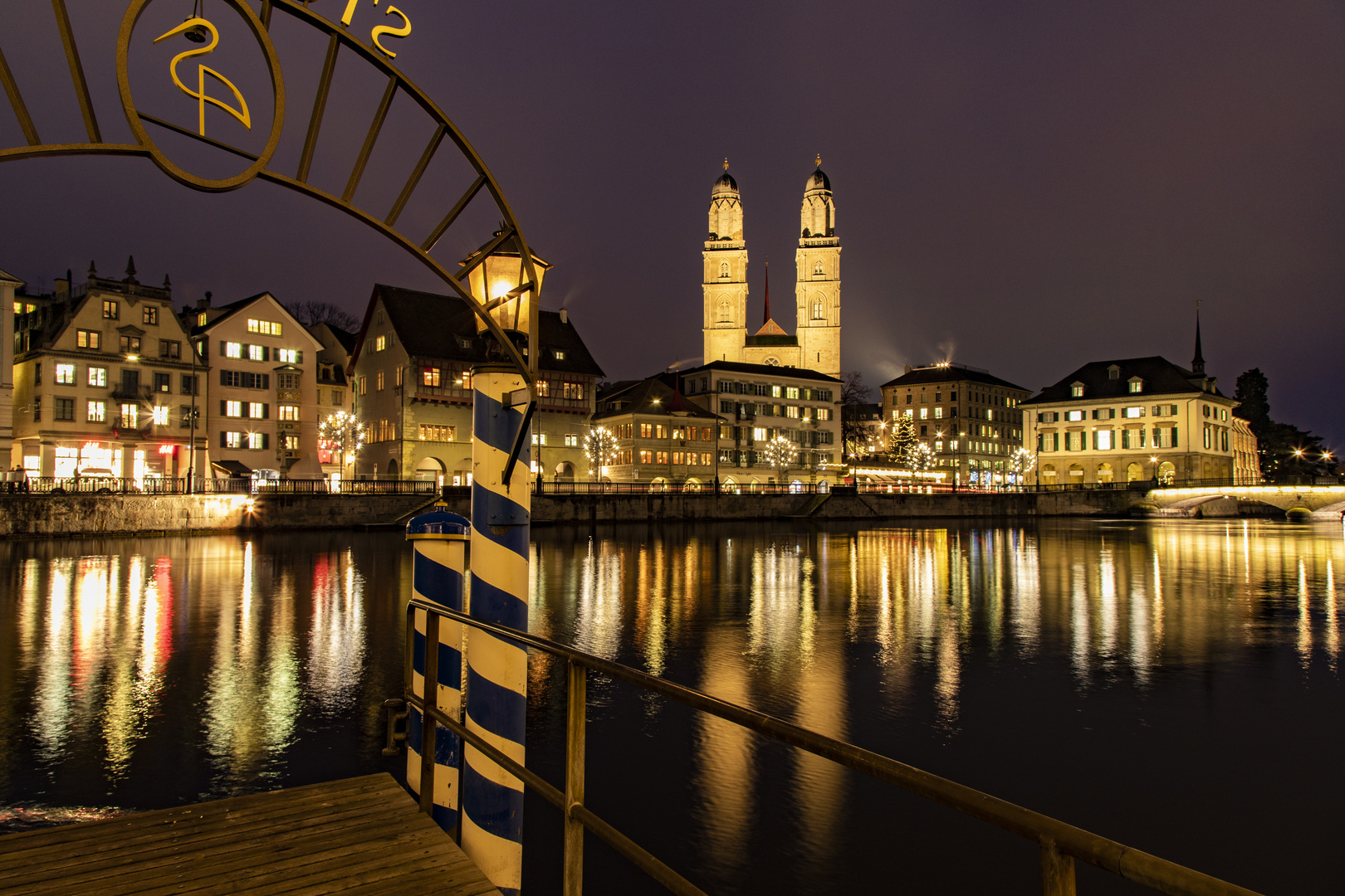 Grossmünster und Limmat, Zürich