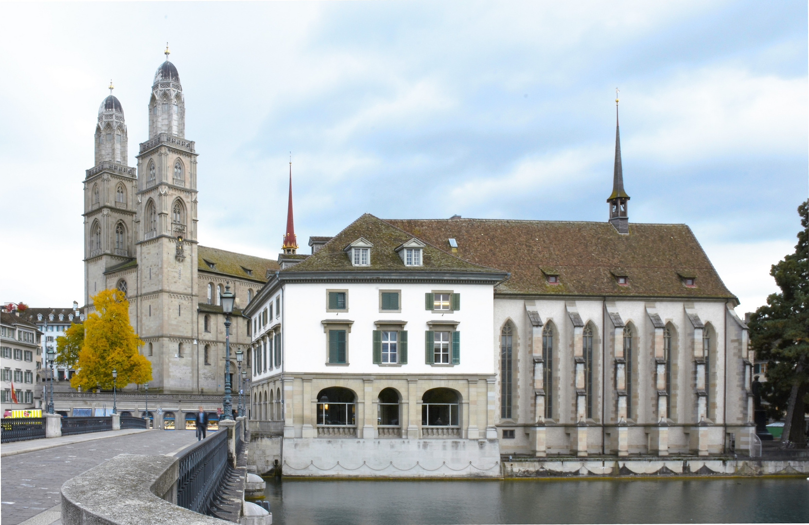 Grossmünster, Wasserkirche, Helmhaus in der Stadt Zürich