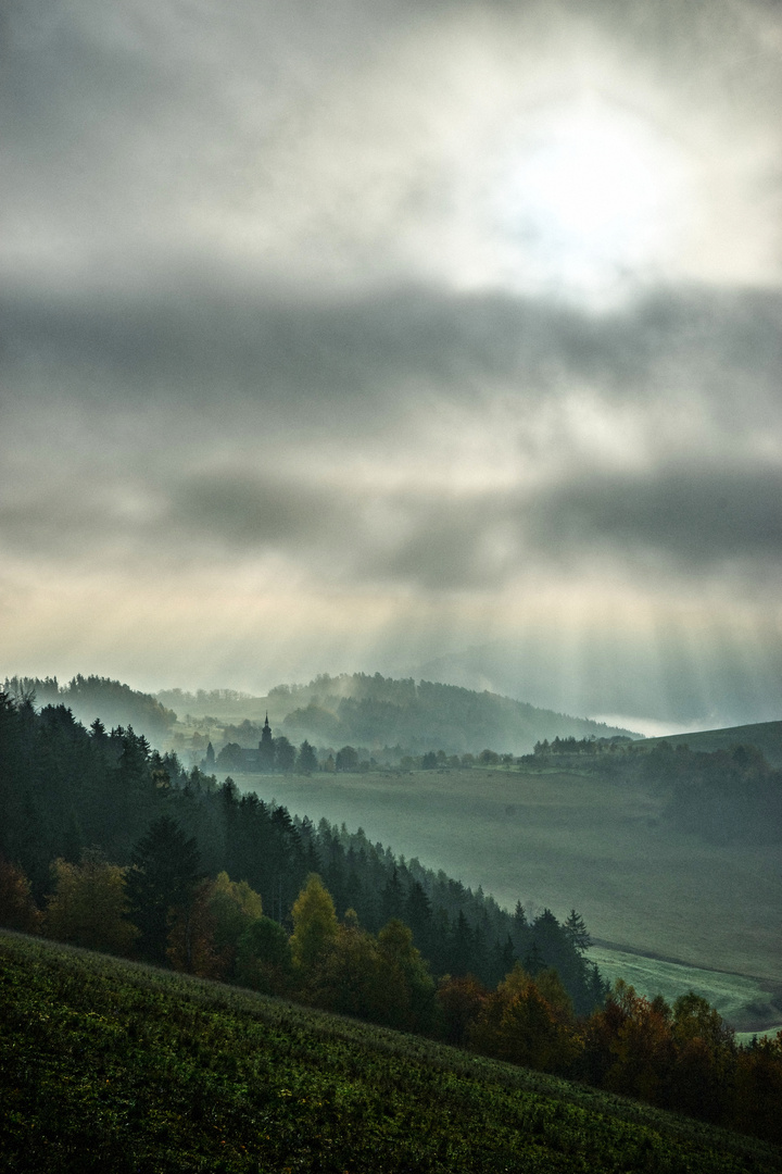 Großneundorf im Morgennebel