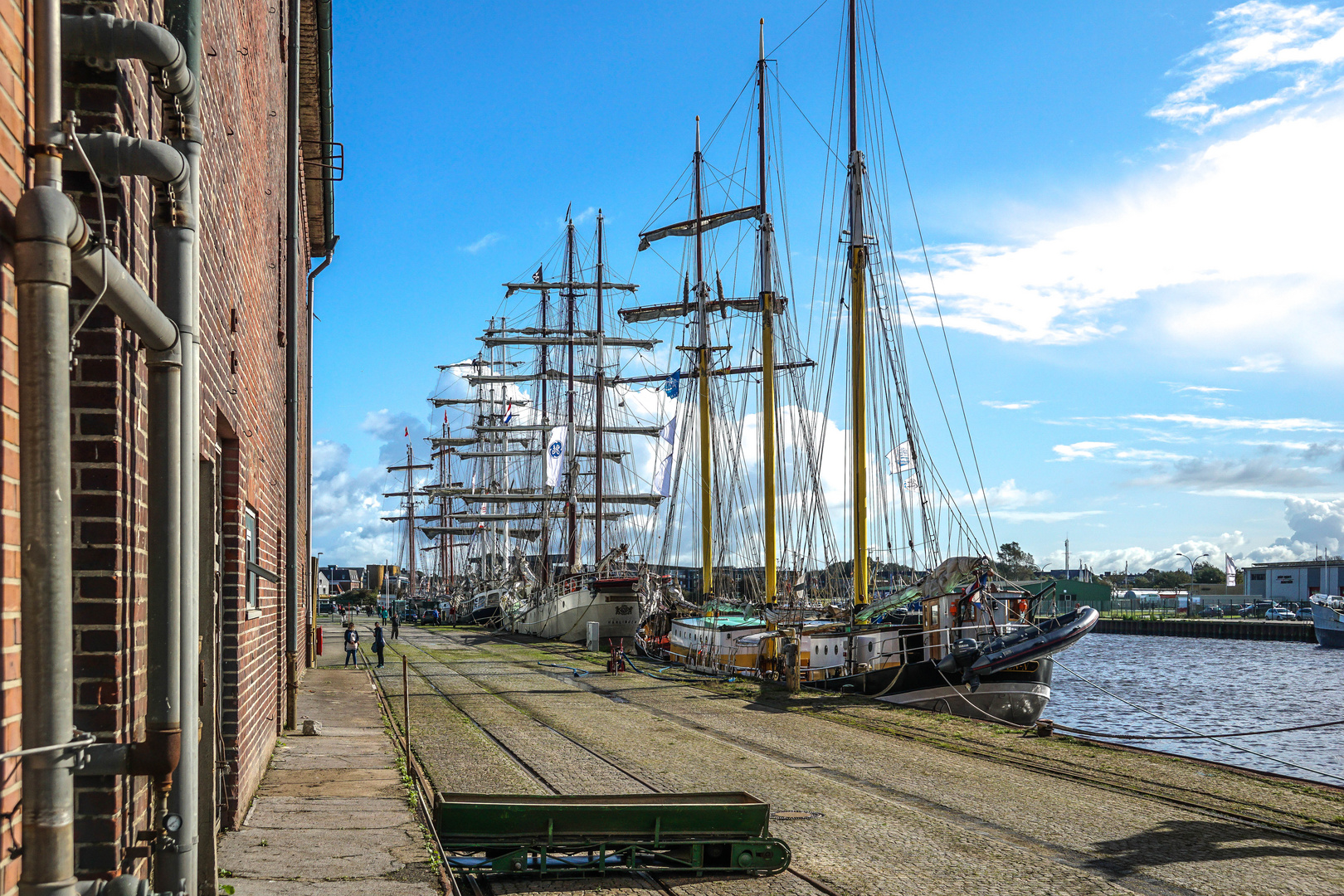 Großsegler im Seehafen von Husum