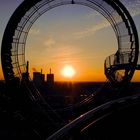 Großskulptur -Tiger & Turtle in Duisbrug