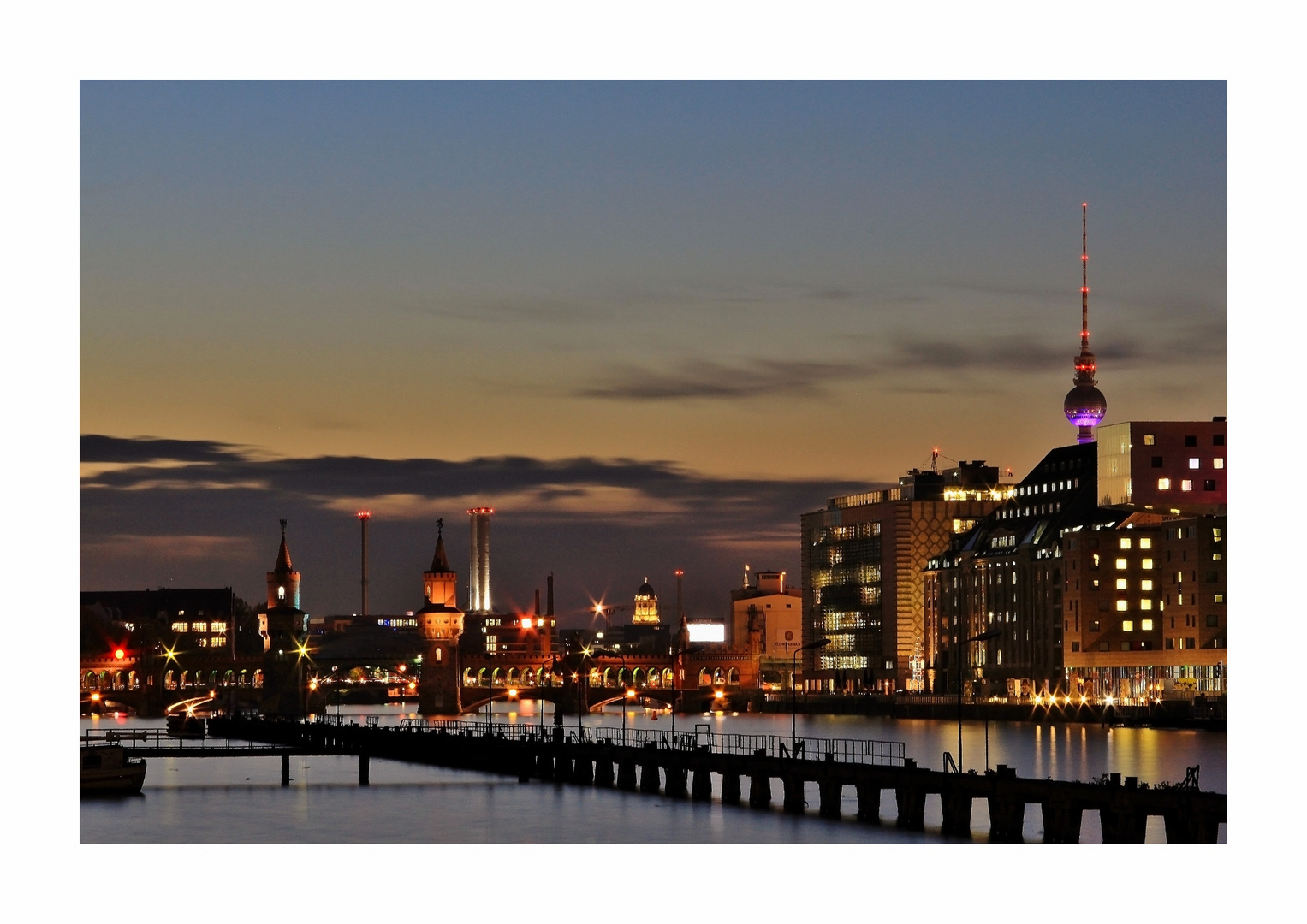 Großstadtlichter an der Spree