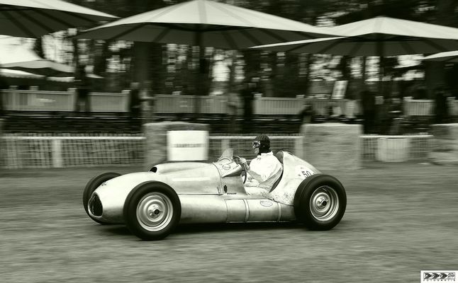 grosszügig beschirmt unterwegs zu sein