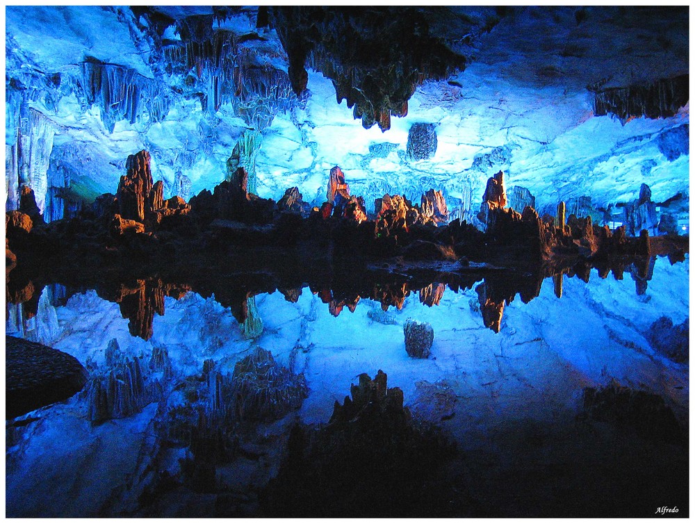 GROTTA DEL FLAUTO DI CANNE...