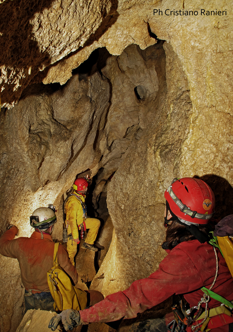 Grotta del Pretaro