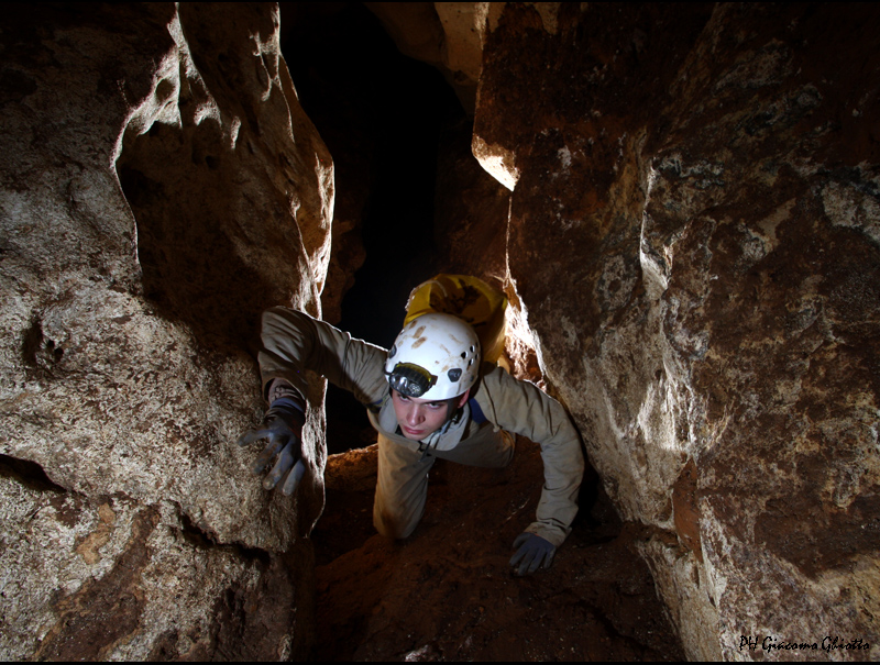 GROTTA DELLA GUERRA RAMI ALTI - PASSAGGIO