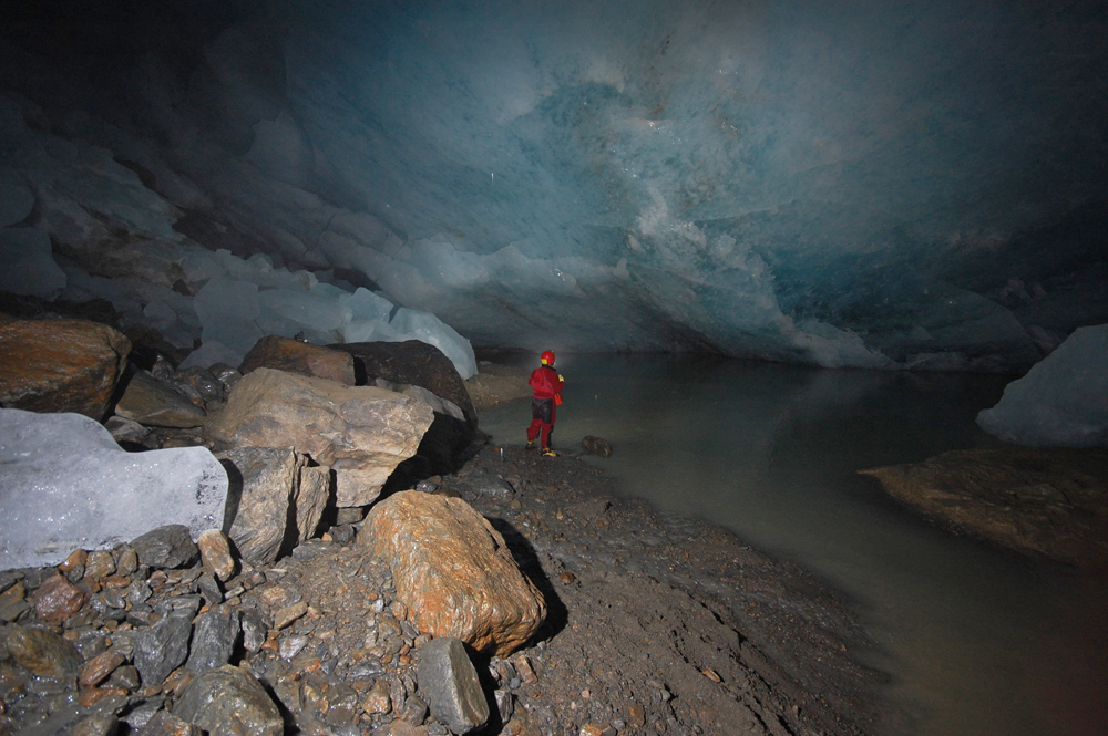 Grotta sottoglaciale (10)