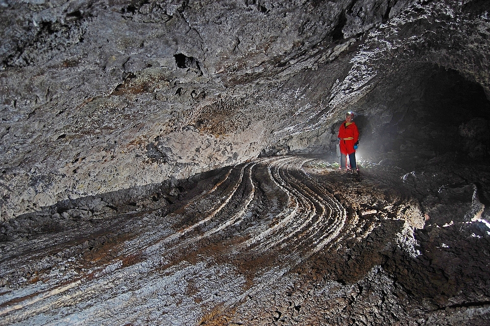 Grotta vulcanica (2)