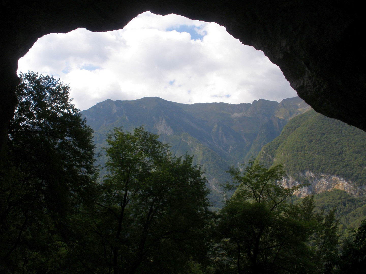 grotte bei ballino im trentino