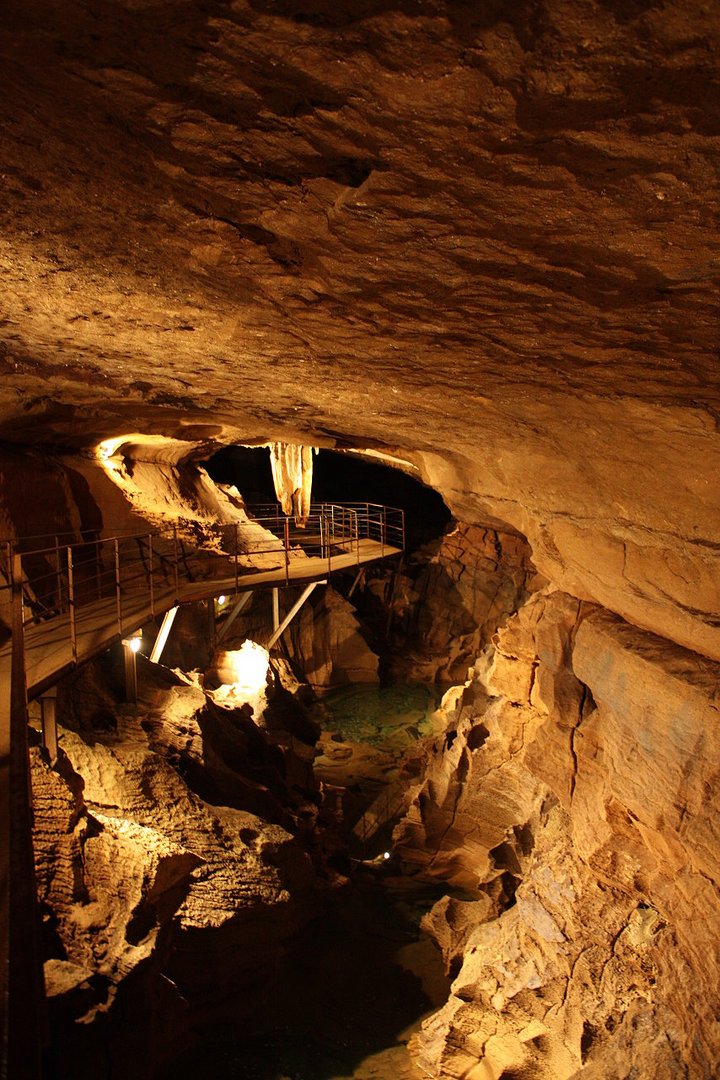 Grotte des Planches près d'Arbois