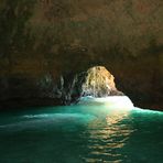 GROTTE IM MEER