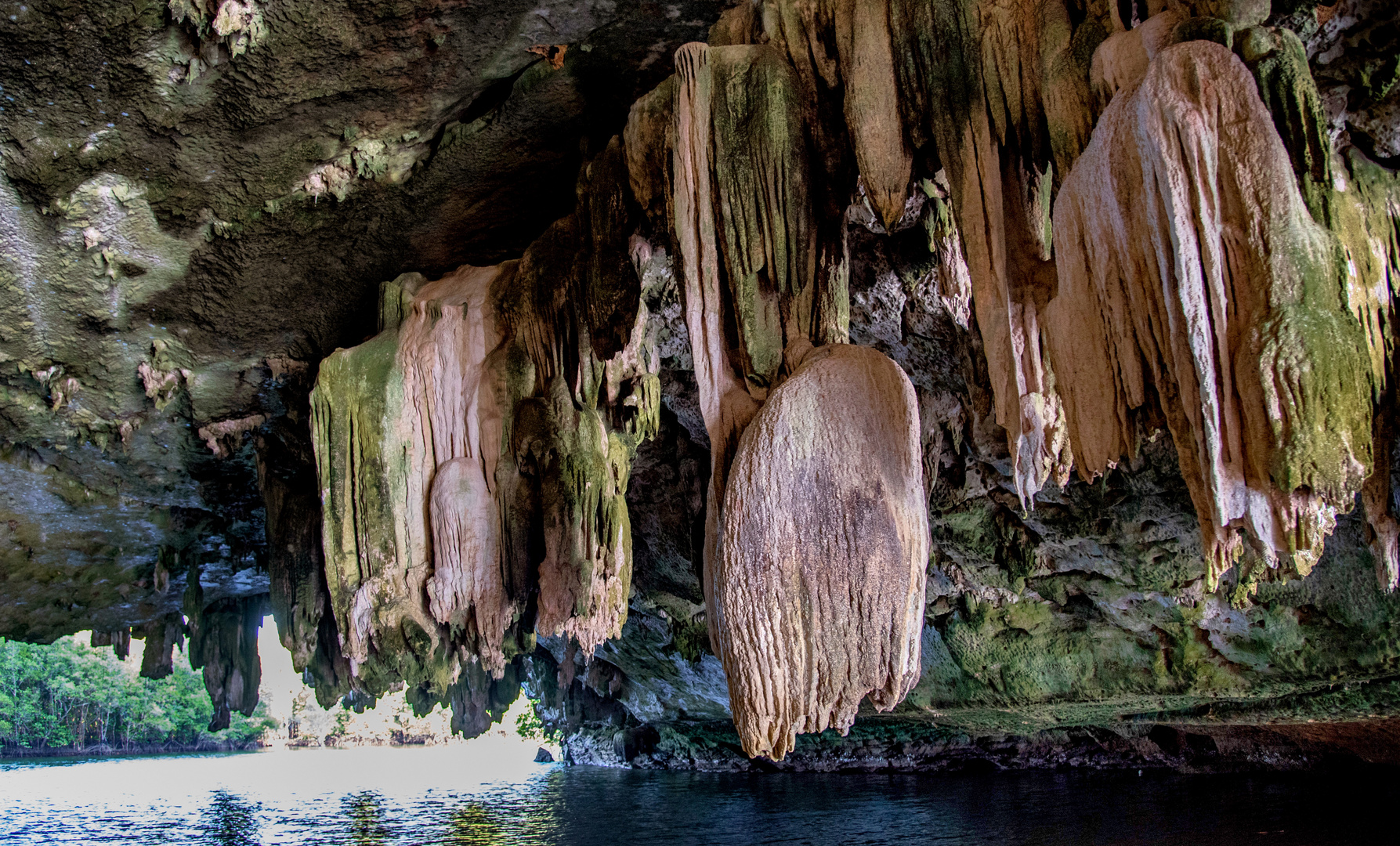 Grotte in der Phang Nga Bucht