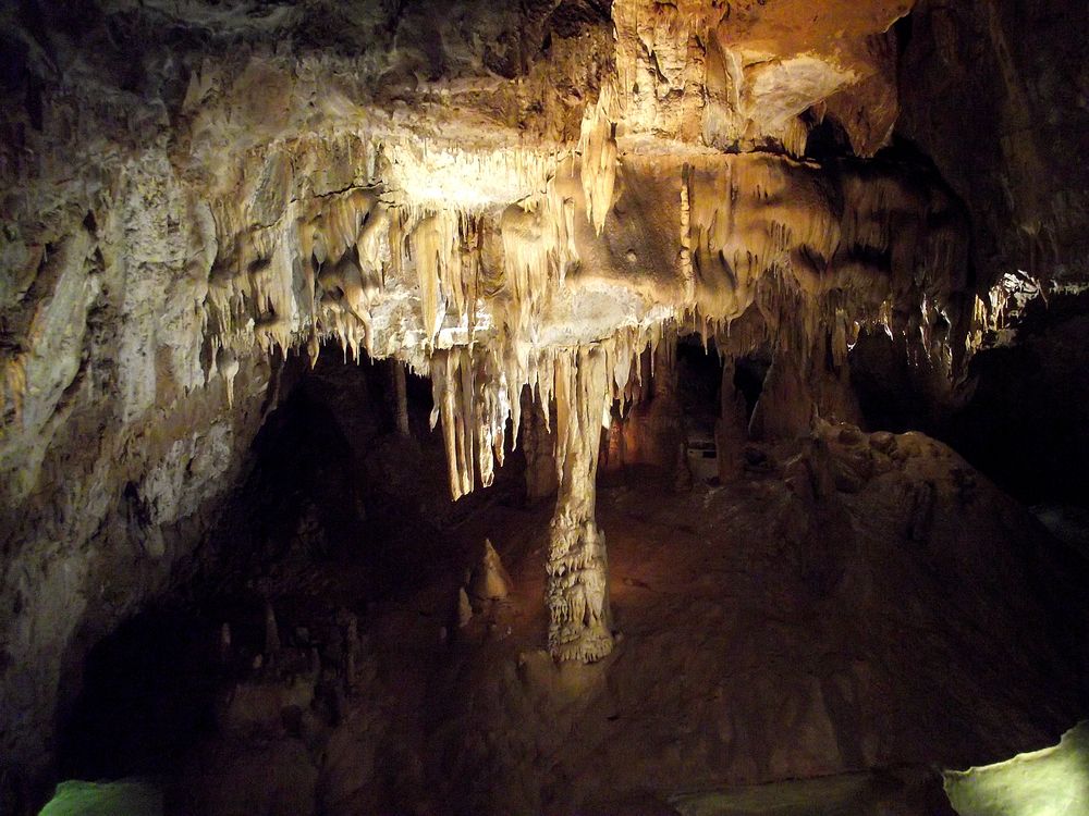 GROTTES DES MOIDONS