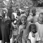 Groupe d'enfants au village (sénégal)